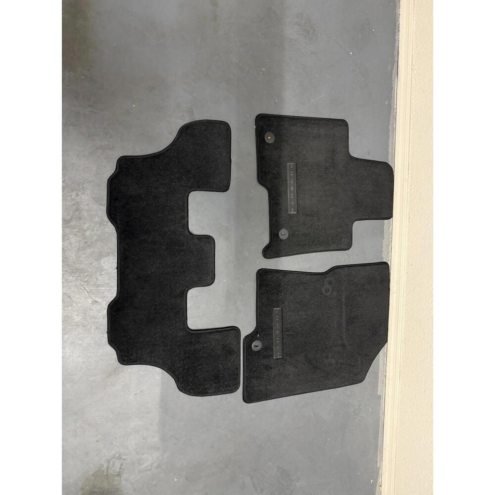 2021-2024 Kia Sorento Floor Mats R5F14-AC000 Kia OEM FRONT & 3RD ROW ONLY
